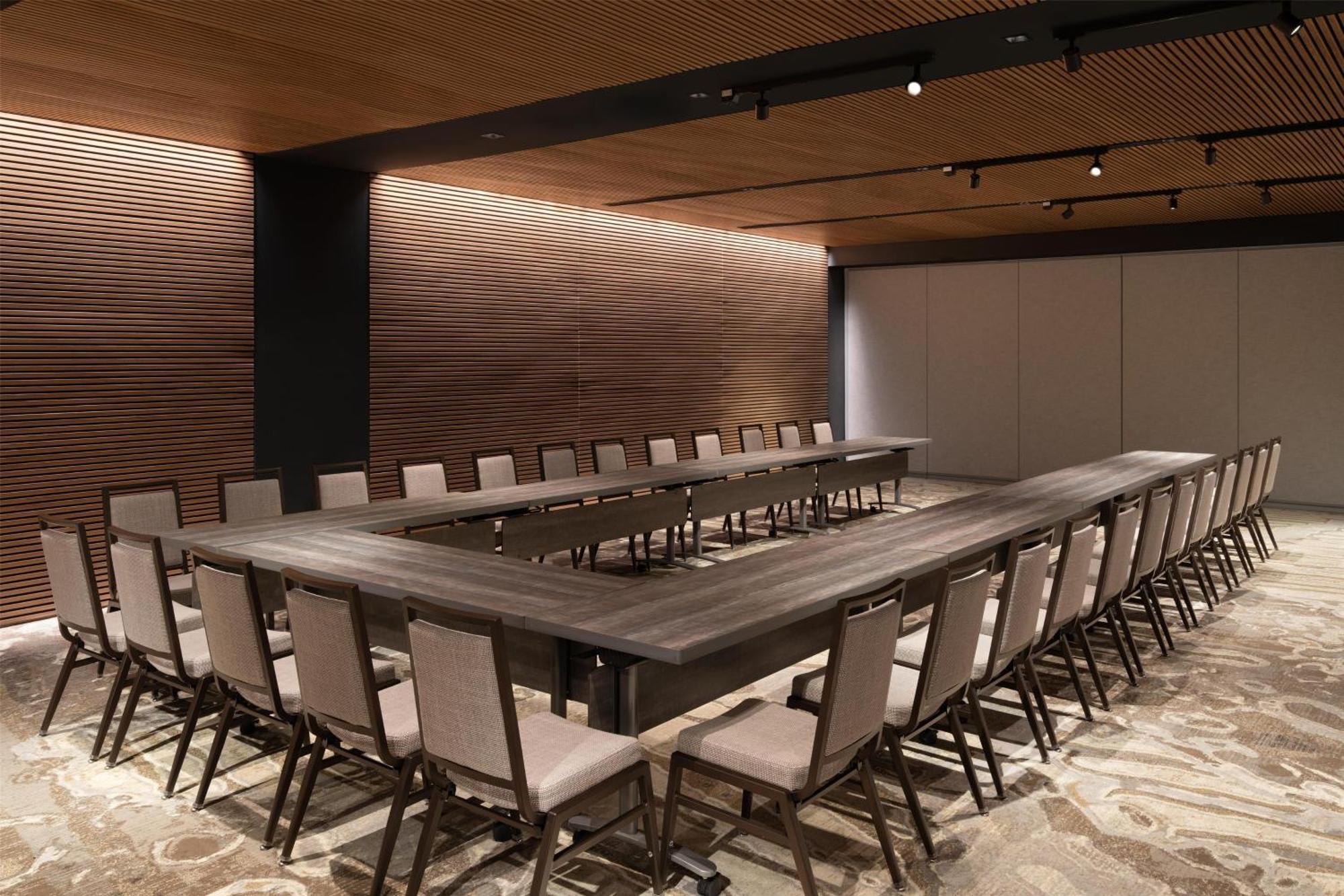 Hilton Chicago O'hare Airport Hotel 4*