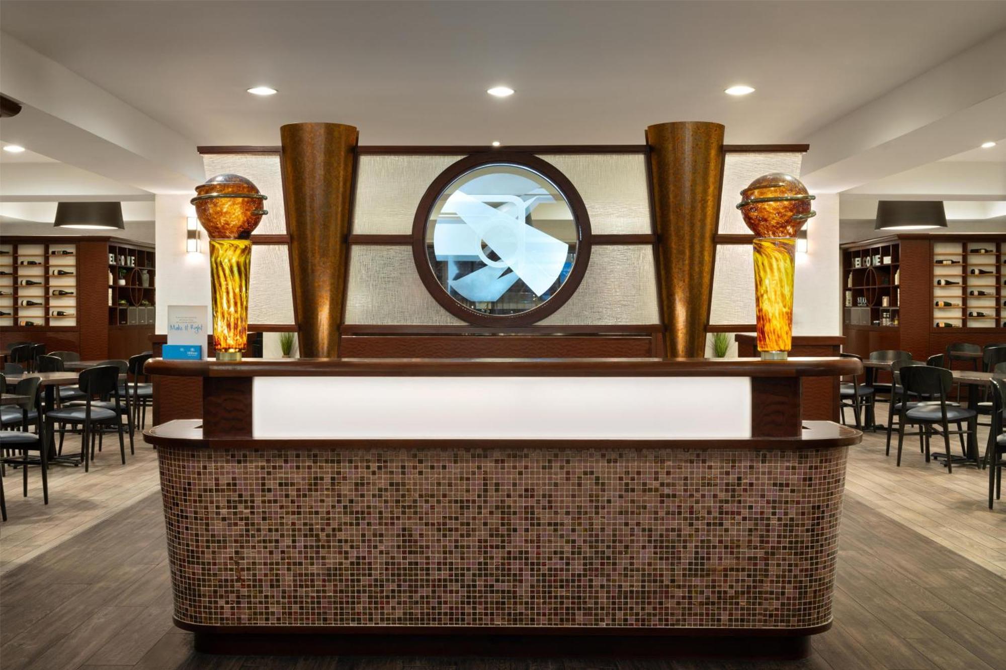Hotel Hilton Chicago O'hare Airport 4*